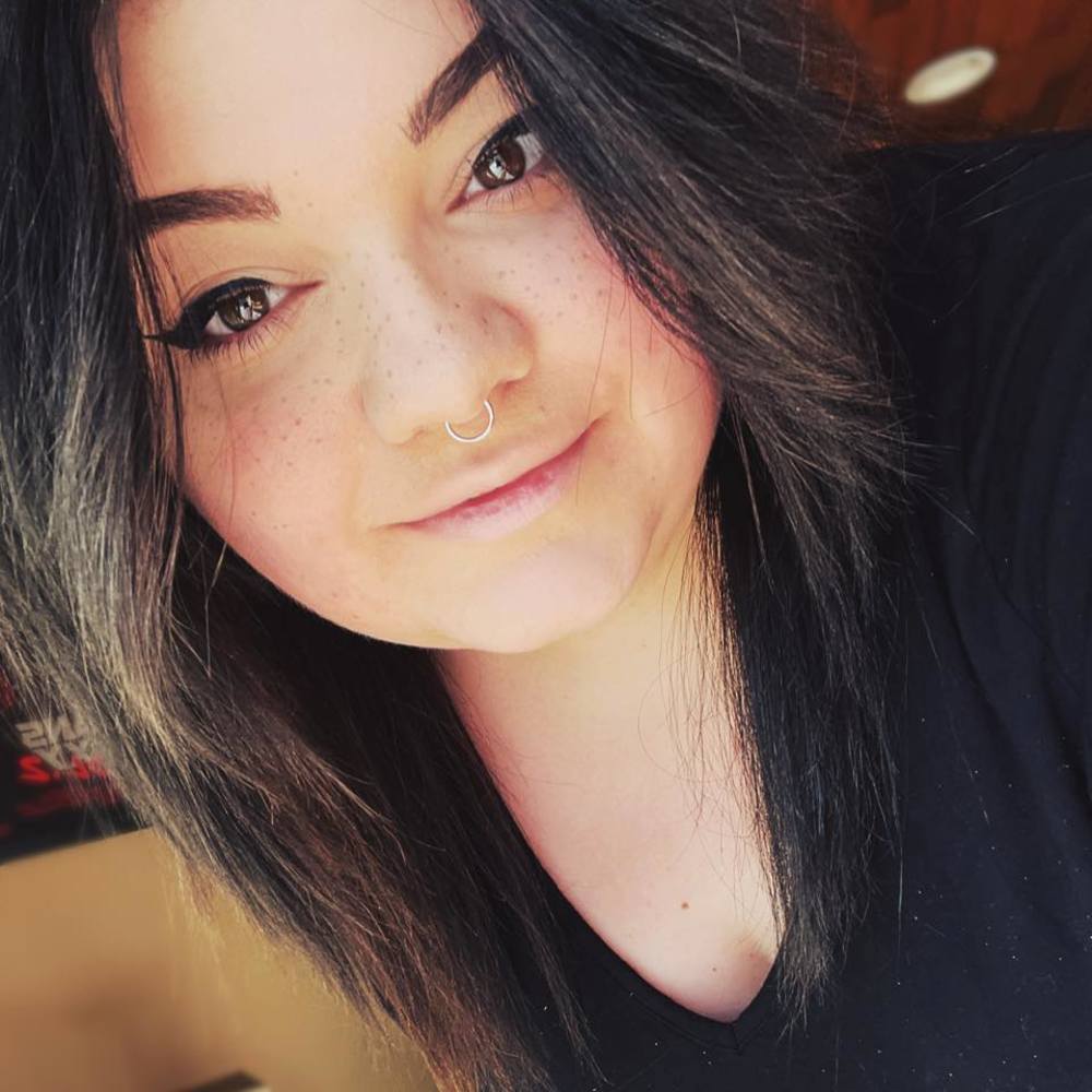 Meet your Posher, Cassandra